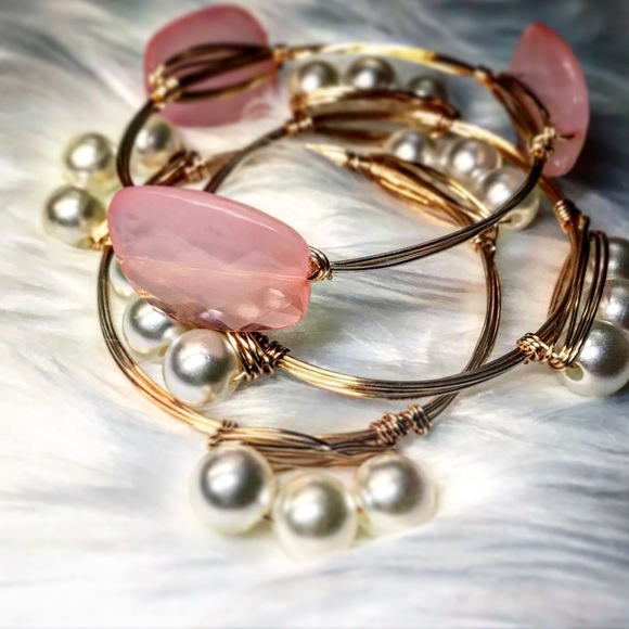 🌸Last One!! Triple Pearl Gold Wire Bangle - Picture 4 of 7